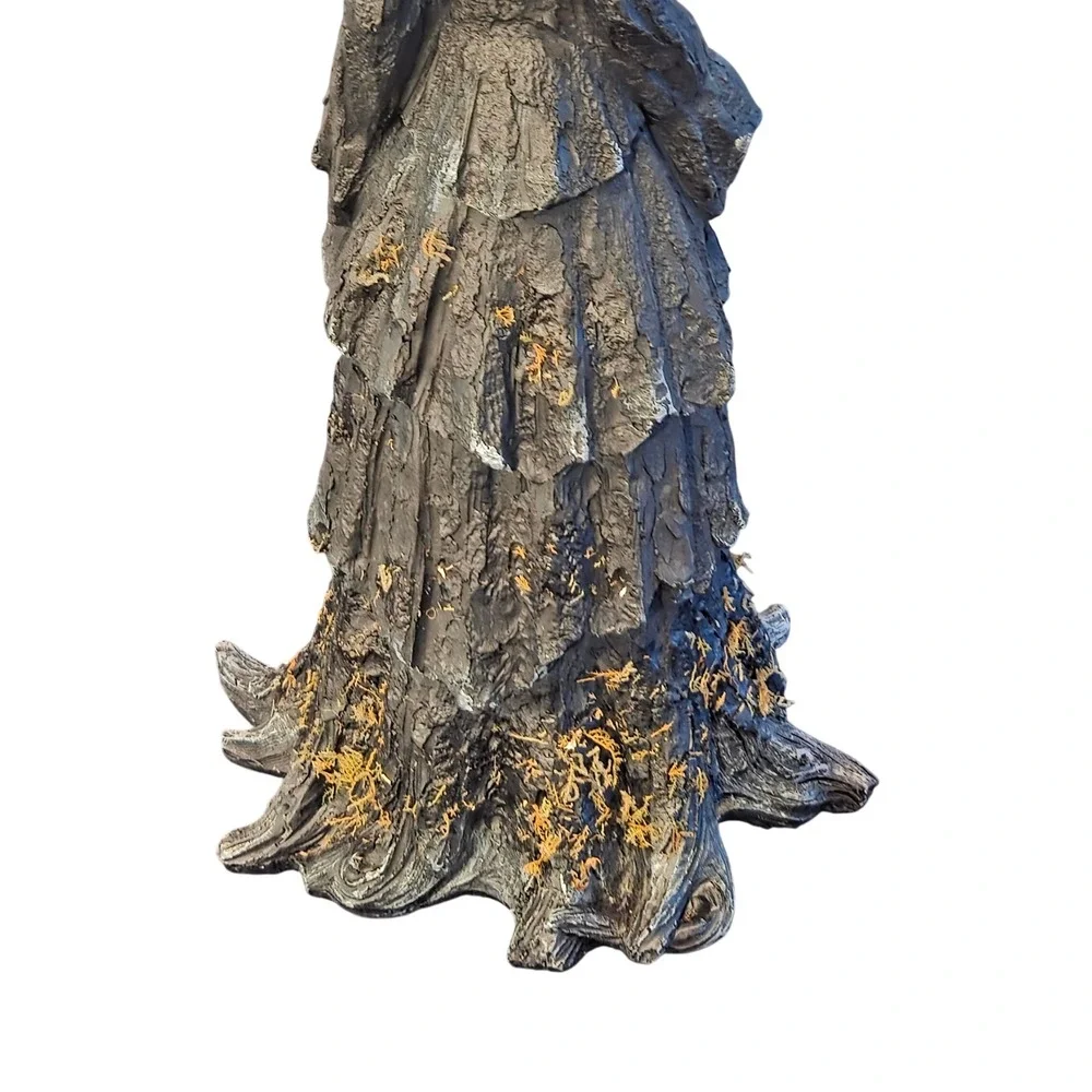 Halloween Tree Witch Figurine 18